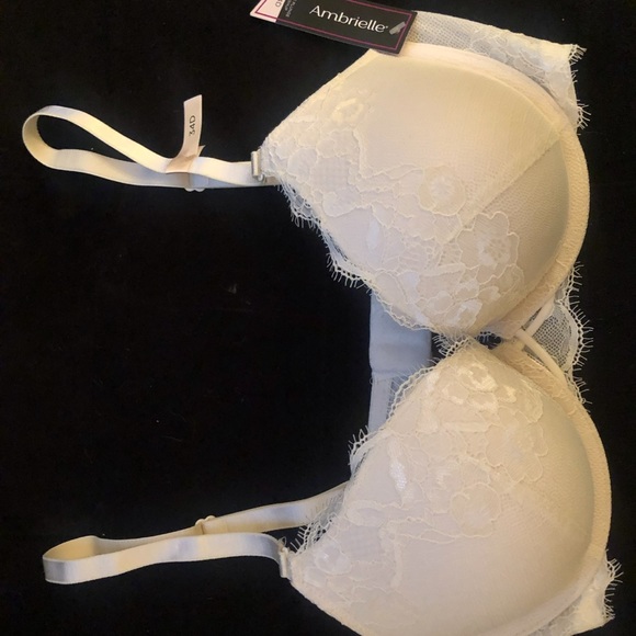 Ambrielle White Lace Plunge Push-Up - Picture 2 of 3